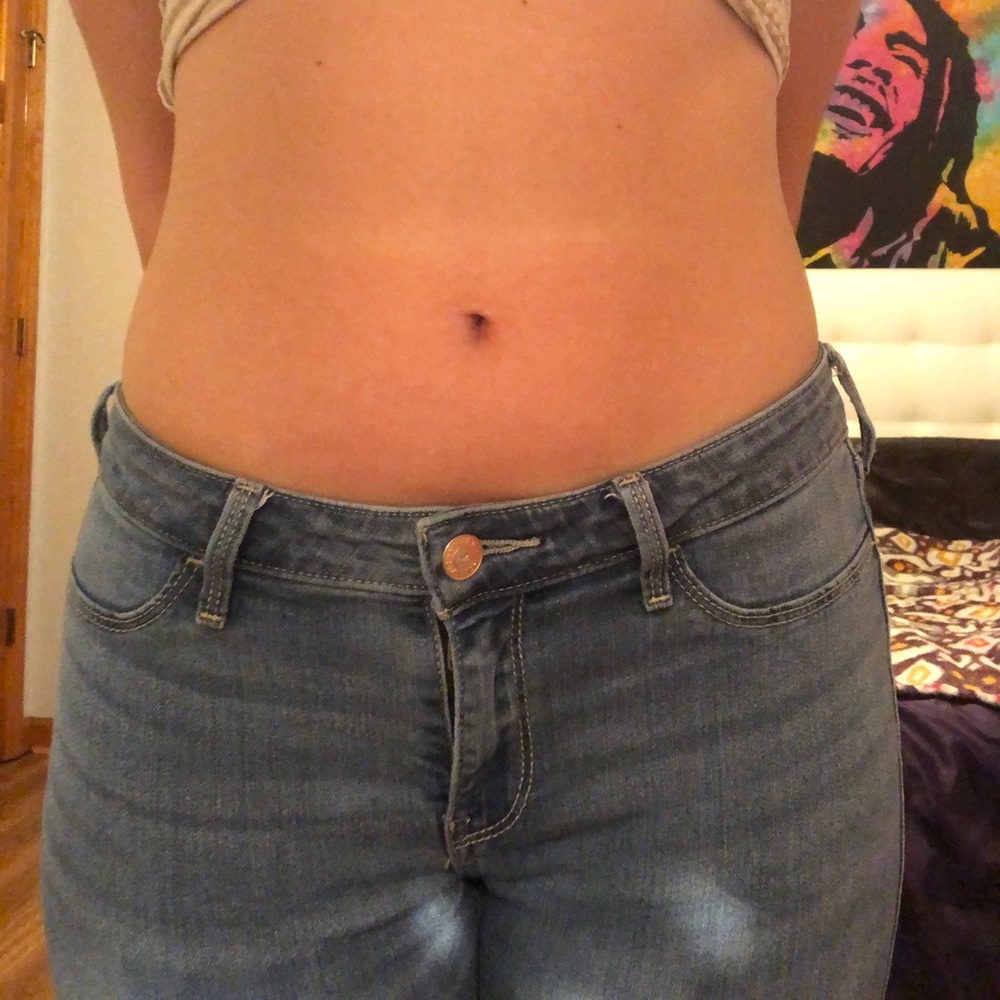 Skinny light wash lowrise jeans